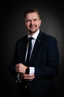 Erik Land