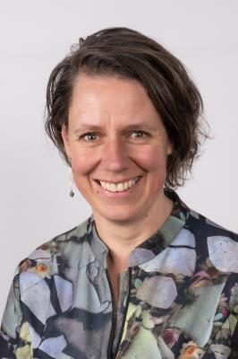 V. (Vera) Vos